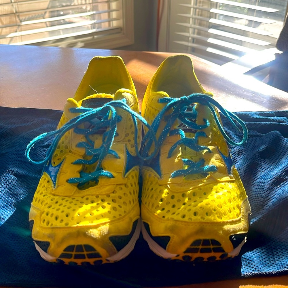 Slightly used women’s Mizuno Dynamotion Fit size 9.5W